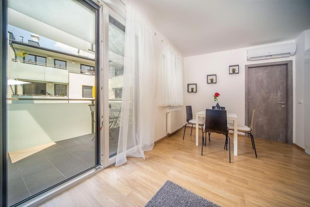 Grace Pine Apartment 1 Budapest Eksteriør bilde