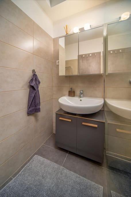 Grace Pine Apartment 1 Budapest Eksteriør bilde